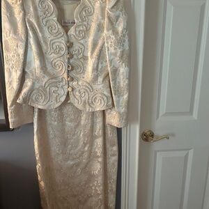 Rina di Montella gold and cream brocade cocktail dress; size 8